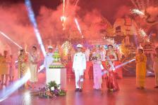 ร่วมงานประเพณีลอยกระทงสายไหลประทีป 1000 ดวง จังหวัดตาก ประจำปี 2563