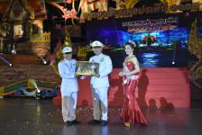 ร่วมงานประเพณีลอยกระทงสายไหลประทีป 1000 ดวง จังหวัดตาก ประจำปี 2563