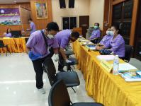ดำเนินการทำความสะอาด บริเวณพื้นที่โดยรอบห้องประชุมองค์การบริหารส่วนจังหวัดตาก เพื่อป้องกันการแพร่ระบาดของโรคติดเชื้อไวรัสโคโรนา 2019 ในระหว่างวันรับสมัครเลือกตั้ง 
