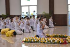 พิธีวางพานพุ่มและพิธีถวายบังคม เนื่องในวันคล้ายวันพระบรมราชสมภพ พระบาทสมเด็จพระบรมชนกาธิเบศร มหาภูมิพลอดุลยเดชมหาราช บรมนาถบพิตร วันชาติ และวันพ่อแห่งชาติ 5 ธันวาคม 2563 