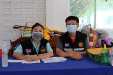 นายก อบจ.ตาก นำทีมลงพื้นที่ส่งมอบวัสดุอุปกรณ์ทางการแพทย์ ณ อำเภอท่าสองยาง จังหวัดตาก