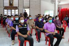 นายก อบจ.ตาก นำทีมลงพื้นที่ส่งมอบวัสดุอุปกรณ์ทางการแพทย์ ณ อำเภอท่าสองยาง จังหวัดตาก
