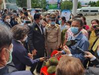 นายกณัฐวุฒิ และ สส.ธนัสถ์ ร่วมต้อนรับ นายกรัฐมนตรีที่สุโขทัย พร้อมรายงานปัญหาน้ำท่วมจังหวัดตากและหารือแนวทางแก้ไข