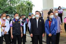 นายก อบจ.ตากร่วมต้อนรับนายชวน หลีกภัย ประธานรัฐสภา ลงพื้นที่มอบหน้ากากอนามัย และนมผงสำหรับเด็ก