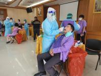 นายก อบจ.ตาก จัดโครงการตรวจคัดกรองด้วยชุดตรวจ Antigen Test Kit (ATK) ของบุคลากรองค์การบริหารส่วนจังหวัดตาก