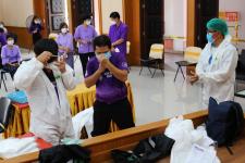 นายก อบจ.ตาก จัดโครงการตรวจคัดกรองด้วยชุดตรวจ Antigen Test Kit (ATK) ของบุคลากรองค์การบริหารส่วนจังหวัดตาก