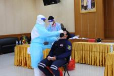 นายก อบจ.ตาก จัดโครงการตรวจคัดกรองด้วยชุดตรวจ Antigen Test Kit (ATK) ของบุคลากรองค์การบริหารส่วนจังหวัดตาก