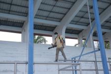 สระว่ายน้ำ อบจ.ตาก ฉีดพ่นน้ำยาฆ่าเชื้อโรคทุกวันจันทร์