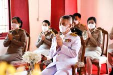 พระบาทสมเด็จพระเจ้าอยู่หัว ทรงโปรดเกล้าโปรดกระหม่อมให้ถวายภัตตาหารเพล และสิ่งของพระราชทานแด่ พระภิกษุสามเณรในการสอบบาลีสนามหลวง ครั้งที่ 1