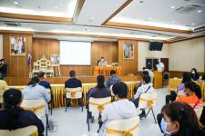 นายกองค์การบริหารส่วนจังหวัดตาก กล่าวต้อนรับ พร้อมมอบของที่ระลึก ให้กับคณะสำนักงาน ป.ป.ช. ประจำจังหวัดตาก ในการติดตามโครงการ STRONG-จิตพอเพียงต้านทุจริต จังหวัดตาก