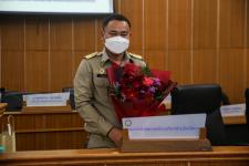 นายกองค์การบริหารส่วนจังหวัดตาก พร้อมคณะผู้บริหาร หัวหน้าส่วนการงาน องค์การบริหารส่วนจังหวัดตาก และสมาชิกสภาองค์การบริหารส่วนจังหวัดตาก ร่วมแสดงความยินดี