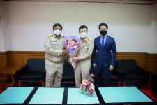 นายกองค์การบริหารส่วนจังหวัดตาก พร้อมคณะผู้บริหาร หัวหน้าส่วนการงาน องค์การบริหารส่วนจังหวัดตาก และสมาชิกสภาองค์การบริหารส่วนจังหวัดตาก ร่วมแสดงความยินดี