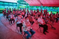 องค์การบริหารส่วนจังหวัดตาก ร่วมรดน้ำดำหัวและขอพร นายณัฐวุฒิ ทวีเกื้อกูลกิจ นายกองค์การบริหารส่วนจังหวัดตากและนางกฤตินี ทวีเกื้อกูลกิจ