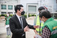 ลงพื้นที่ติดตามสถานการณ์น้ำท่วม ในพื้นที่อำเภอแม่สอด โดยได้ให้การสนับสนุน นำเครื่องสูบน้ำไปช่วยแก้ไขปัญหาน้ำท่วมขังในพื้นที่