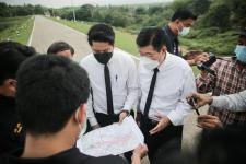 ลงพื้นที่ติดตามสถานการณ์น้ำท่วม ในพื้นที่อำเภอแม่สอด โดยได้ให้การสนับสนุน นำเครื่องสูบน้ำไปช่วยแก้ไขปัญหาน้ำท่วมขังในพื้นที่