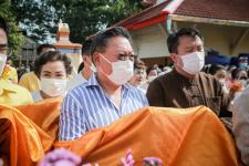 องค์การบริหารส่วนจังหวัดตาก ได้สนับสนุนงบประมาณในการจัดงาน จำนวน 50,000 บาท เพื่อบำรุงรักษา สืบสาน ศิลปะจารีตประเพณี และวัฒนธรรมอันดีของท้องถิ่นที่มีความสำคัญต่อวิถีชีวิตประชาชนในท้องถิ่น