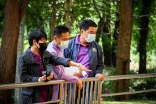 นายกองค์การบริหารส่วนจังหวัดตาก ในฐานะผู้อำนวยการอุทยานธรณีไม้กลายเป็นหินตากลงพื้นที่ตรวจสอบเพื่อเตรียมความพร้อมการจัดงานบันทึกสถิติโลกไม้กลายเป็นหินที่ยาวที่สุดในโลก Guinness World Records (GWR)