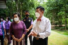 นายกองค์การบริหารส่วนจังหวัดตาก ในฐานะผู้อำนวยการอุทยานธรณีไม้กลายเป็นหินตากลงพื้นที่ตรวจสอบเพื่อเตรียมความพร้อมการจัดงานบันทึกสถิติโลกไม้กลายเป็นหินที่ยาวที่สุดในโลก Guinness World Records (GWR)