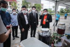 นายกองค์การบริหารส่วนจังหวัดตาก ในฐานะผู้อำนวยการอุทยานธรณีไม้กลายเป็นหินตาก ร่วมงานแถลงข่าวเตรียมจัดงาน “บันทึกสถิติโลก ไม้กลายเป็นหินที่ยาวที่สุดในโลก”