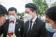 นายกองค์การบริหารส่วนจังหวัดตาก ในฐานะผู้อำนวยการอุทยานธรณีไม้กลายเป็นหินตาก ร่วมงานแถลงข่าวเตรียมจัดงาน “บันทึกสถิติโลก ไม้กลายเป็นหินที่ยาวที่สุดในโลก”