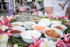 นายกองค์การบริหารส่วนจังหวัดตาก ในฐานะผู้อำนวยการอุทยานธรณีไม้กลายเป็นหินตาก ร่วมงานแถลงข่าวเตรียมจัดงาน “บันทึกสถิติโลก ไม้กลายเป็นหินที่ยาวที่สุดในโลก”