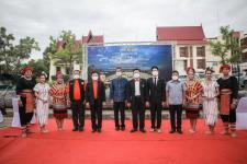 นายกองค์การบริหารส่วนจังหวัดตาก ในฐานะผู้อำนวยการอุทยานธรณีไม้กลายเป็นหินตาก ร่วมงานแถลงข่าวเตรียมจัดงาน “บันทึกสถิติโลก ไม้กลายเป็นหินที่ยาวที่สุดในโลก”