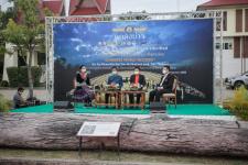 นายกองค์การบริหารส่วนจังหวัดตาก ในฐานะผู้อำนวยการอุทยานธรณีไม้กลายเป็นหินตาก ร่วมงานแถลงข่าวเตรียมจัดงาน “บันทึกสถิติโลก ไม้กลายเป็นหินที่ยาวที่สุดในโลก”