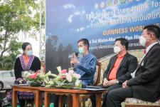 นายกองค์การบริหารส่วนจังหวัดตาก ในฐานะผู้อำนวยการอุทยานธรณีไม้กลายเป็นหินตาก ร่วมงานแถลงข่าวเตรียมจัดงาน “บันทึกสถิติโลก ไม้กลายเป็นหินที่ยาวที่สุดในโลก”