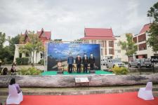 นายกองค์การบริหารส่วนจังหวัดตาก ในฐานะผู้อำนวยการอุทยานธรณีไม้กลายเป็นหินตาก ร่วมงานแถลงข่าวเตรียมจัดงาน “บันทึกสถิติโลก ไม้กลายเป็นหินที่ยาวที่สุดในโลก”