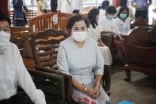นายก อบจ.ตากนำทีม ร่วมทำบุญถวายเทียนจำนำพรรษา สืบสานประเพณีและทำนุบำรุงพระพุทธศาสนา