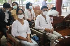นายก อบจ.ตากนำทีม ร่วมทำบุญถวายเทียนจำนำพรรษา สืบสานประเพณีและทำนุบำรุงพระพุทธศาสนา