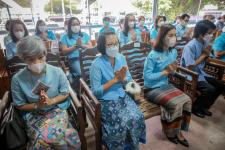 นางสาวเพชรรัตน์ บุญมาวงศ์ หัวหน้าสำนักปลัดองค์การบริหารส่วนจังหวัดตาก เข้าร่วมพิธีบรรพชาอุปสมบท ภายใต้โครงการบรรพชาอุปสมบท 910 รูป เฉลิมพระเกียรติสมเด็จพระนางเจ้าสิริกิติ์ พระบรมราชินีนาถ พระบรมราชชนนีพันปีหลวง