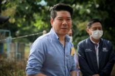 ว่าที่ ดร.ฑีฆะพล ทวีเกื้อกูลกิจ รองนายกองค์การบริหารส่วนจังหวัดตาก พร้อมด้วยคณะผู้บริหาร และเจ้าหน้าที่สำนักช่าง ลงพื้นที่ตรวจติดตามการแก้ปัญหาแม่น้ำวังล้นตลิ่ง กัดเซาะถนนขาด สายทางที่ ตก.ถ. 1-0014. บ้านวังไคร้ - บ้านสองแคว อำเภอสามเงา
