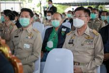 ายกองค์การบริหารส่วนจังหวัดตาก พร้อมด้วย ว่าที่ ดร.ฑีฆะพล ทวีเกื้อกูลกิจ รองนายกองค์การบริหารส่วนจังหวัดตาก ร่วมต้อนรับ พลเอกประวิตร วงษ์สุวรรณ รองนายกรัฐมนตรี และคณะ 