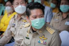 ายกองค์การบริหารส่วนจังหวัดตาก พร้อมด้วย ว่าที่ ดร.ฑีฆะพล ทวีเกื้อกูลกิจ รองนายกองค์การบริหารส่วนจังหวัดตาก ร่วมต้อนรับ พลเอกประวิตร วงษ์สุวรรณ รองนายกรัฐมนตรี และคณะ 