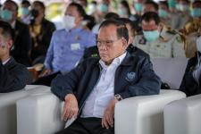 ายกองค์การบริหารส่วนจังหวัดตาก พร้อมด้วย ว่าที่ ดร.ฑีฆะพล ทวีเกื้อกูลกิจ รองนายกองค์การบริหารส่วนจังหวัดตาก ร่วมต้อนรับ พลเอกประวิตร วงษ์สุวรรณ รองนายกรัฐมนตรี และคณะ 