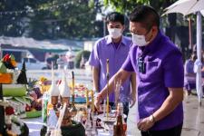  รองนายกองค์การบริหารส่วนจังหวัดตาก เป็นประธานในพิธีบวงสรวง ขอพระบรมราชานุญาตจัดการแสดงละครประกอบแสงสีเสียงเทิดพระเกียรติ สมเด็จพระเจ้าตากสินมหาราชจังหวัดตาก