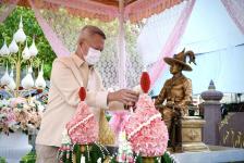 ายกองค์การบริหารส่วนจังหวัดตาก พร้อมด้วยนางสาวเปรมกมล ธีโรภาส ปลัดองค์การบริหารส่วนจังหวัดตาก ร่วมพิธีวันคล้ายวันพระราชสมภพและสรงน้ำสมเด็จพระเจ้าตากสินมหาราช ประจำปี 2566