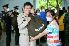 นายกองค์การบริหารส่วนจังหวัดตาก ร่วมให้การต้อนรับ พลเรือเอก พงษ์เทพ หนูเทพ องคมนตรีพร้อมด้วยคณะ และร่วมประชุม รับฟังการบรรยายสรุปสถานการณ์อุทกภัยในพื้นที่อำเภอสามเงา