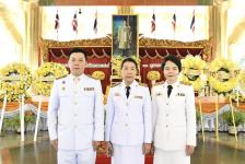 รองปลัดองค์การบริหารส่วนจังหวัดตาก เข้าร่วมพิธีวางพวงมาลา เพื่อน้อมรำลึกในพระมหากรุณาธิคุณพระบาทสมเด็จพระบรมชนกาธิเบศร มหาภูมิพลอดุลยเดชมหาราช บรมนาถบพิตร เนื่องใน "วันนวมินทรมหาราช"