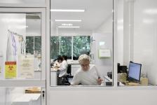 นายกองค์การบริหารส่วนจังหวัดตาก เข้าเยี่ยมชมห้องปฏิบัติการ(ห้องLab)ศูนย์ SMRU (Shoklo Malaria Research Unit) ชั้น2 ตึกปฐมภูมิโรงพยาบาลแม่ระมาดและมูลนิธิเดอะบอร์เดอร์แลนด์เฮลท์ (The Borderland Health Foundation) 