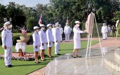 รองปลัดองค์การบริหารส่วนจังหวัดตาก พร้อมด้วยข้าราชการในสังกัด องค์การบริหารส่วนจังหวัดตาก เข้าร่วมพิธีวางพวงมาลา เบื้องหน้าพระบรมราชานุสาวรีย์พระบาทสมเด็จพระจุลจอมเกล้าเจ้าอยู่หัว เนื่องในวันคล้ายวันสวรรคตพระบาทสมเด็จพระจุลจอมเกล้าเจ้าอยู่หัว รัชกาลที่ 5 