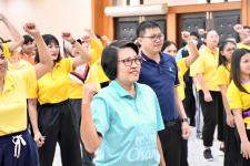 อบจ.ตาก จัดกิจกรรมการออกกำลังกายสำหรับประชาชนทุกกลุ่มวัยประกอบเพลง LONG LIFE THAI FIT 