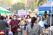 ฝ่ายประชาสัมพันธ์ อบจ.ตาก เดินบุกตลาดเช้าเมืองตาก!!! 