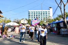 ฝ่ายประชาสัมพันธ์ อบจ.ตาก ตะลุยตลาดเช้าเมืองตาก อ.เมือง จ.ตาก