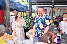  นายก อบจ.ตาก ร่วมกิจกรรมสืบสานประเพณีงานรดน้ำดำหัวผู้สูงอายุ ต.ตากออก และ ต.แม่สลิด อ.บ้านตาก จ.ตาก