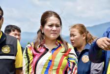 นายกจอย (นายก อบจ.ตาก) สนับสนุนเครื่องจักรกลพร้อมน้ำมันเชื้อเพลิง 105,000 บาท ในพื้นที่ ต.ทุ่งกระเชาะ อ.บ้านตาก 