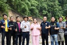 นายกจอย (นายก อบจ.ตาก) สนับสนุนเครื่องจักรกลพร้อมน้ำมันเชื้อเพลิง 60,000 บาท ในพื้นที่ ต.แม่ตื่น อ.แม่ระมาด จ.ตาก 