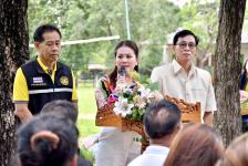 นายก อบจ.ตาก (นายกจอย) สนับสนุนงบประมาณ จำนวน 200,000 บาท จัดซื้อสื่อการเรียนการสอนให้แก่โรงเรียนบ้านทุ่งกระเชาะ อ.บ้านตาก