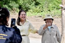 นายกจอย (นายก อบจ.ตาก) ลงพื้นที่ตรวจติดตามงานขุดลอกร่องเหมืองในพื้นที่ ต.หนองบัวใต้ อ.เมืองตาก